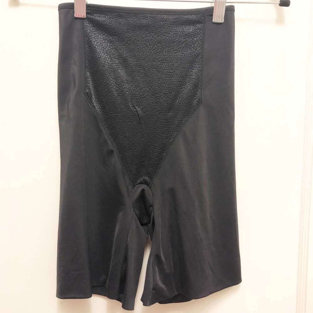 Love Your Assets Sara Blakely Shapewear Size Large